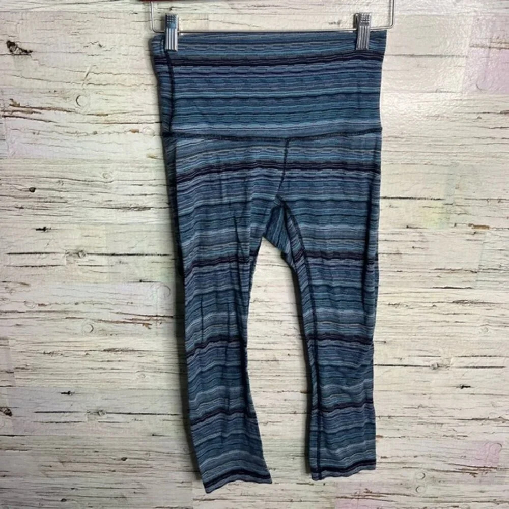 Lululemon high rise striped blue leggings size 6 crop